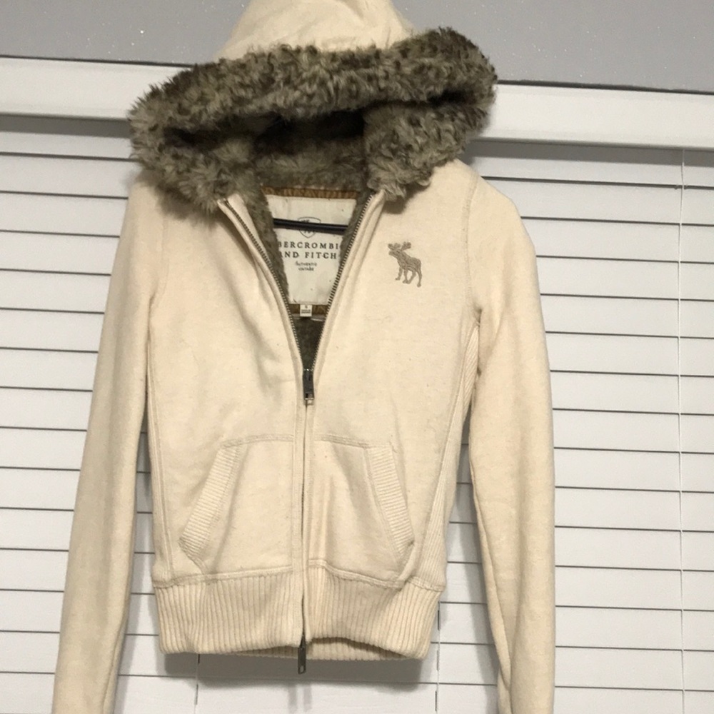 ABERCROMBIE HOODIE (Junior’s )
